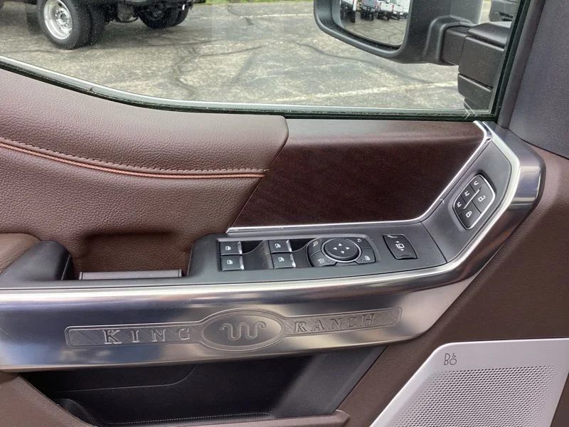 New 2026 Star White Metallic Tri-Coat Ford F-350® King Ranch® image 17