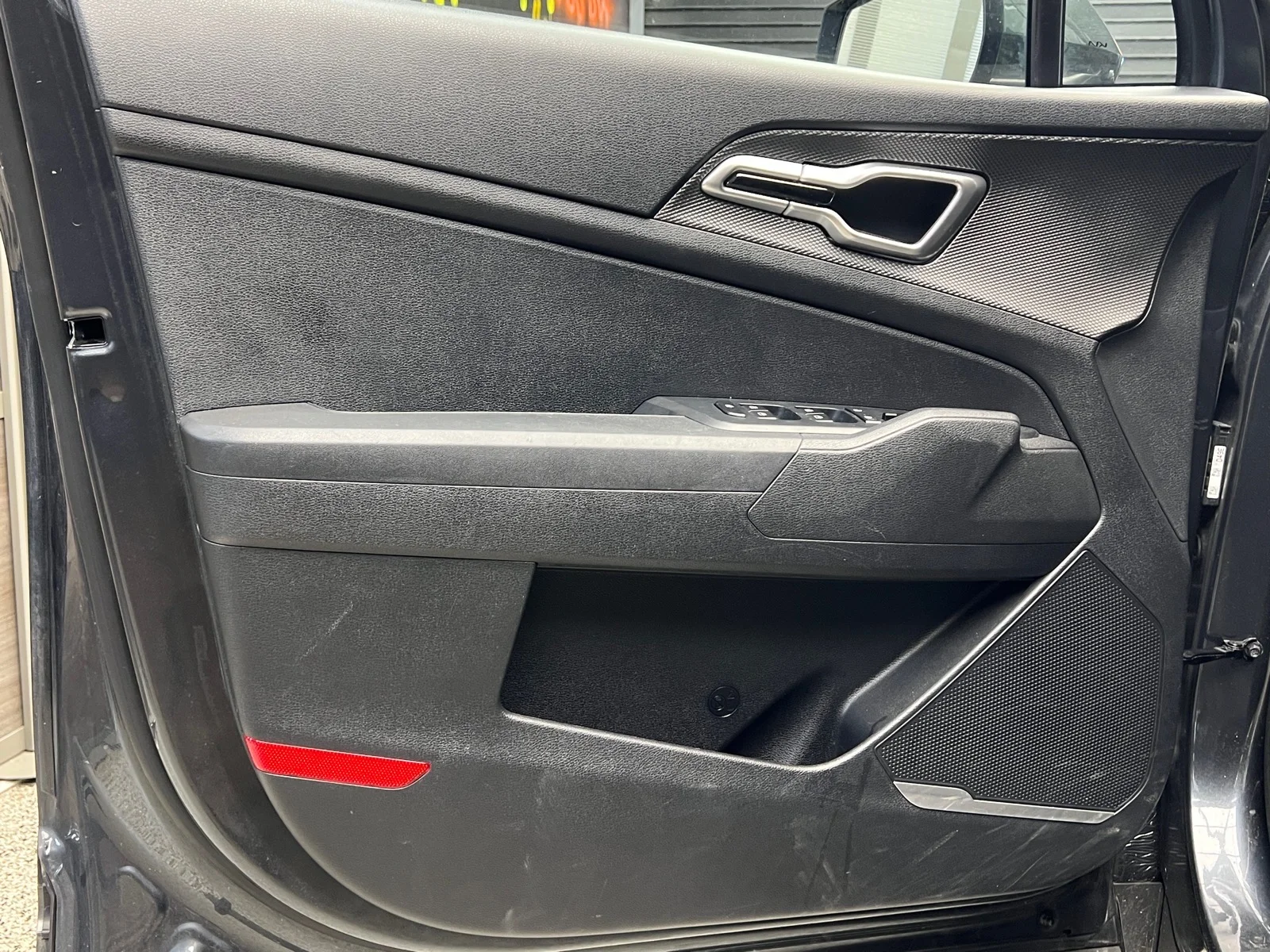 Used 2024 Gravity Gray (kdg) Kia LX image 8
