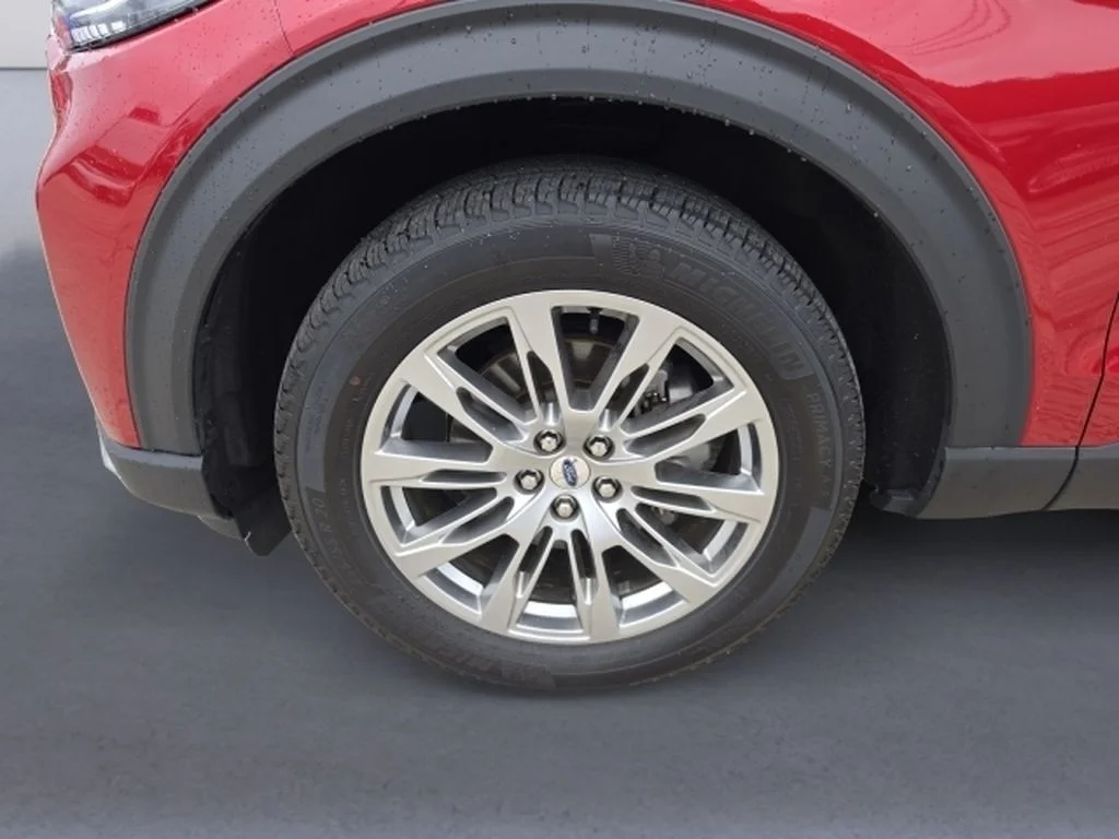 Used 2025 Rapid Red Metallic Tinted Clearcoat Ford Platinum image 31