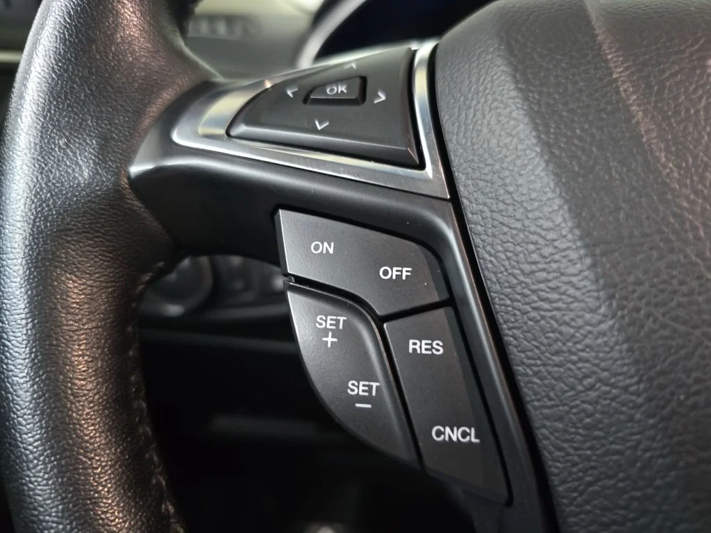 Used 2019 Gray Ford SEL image 20