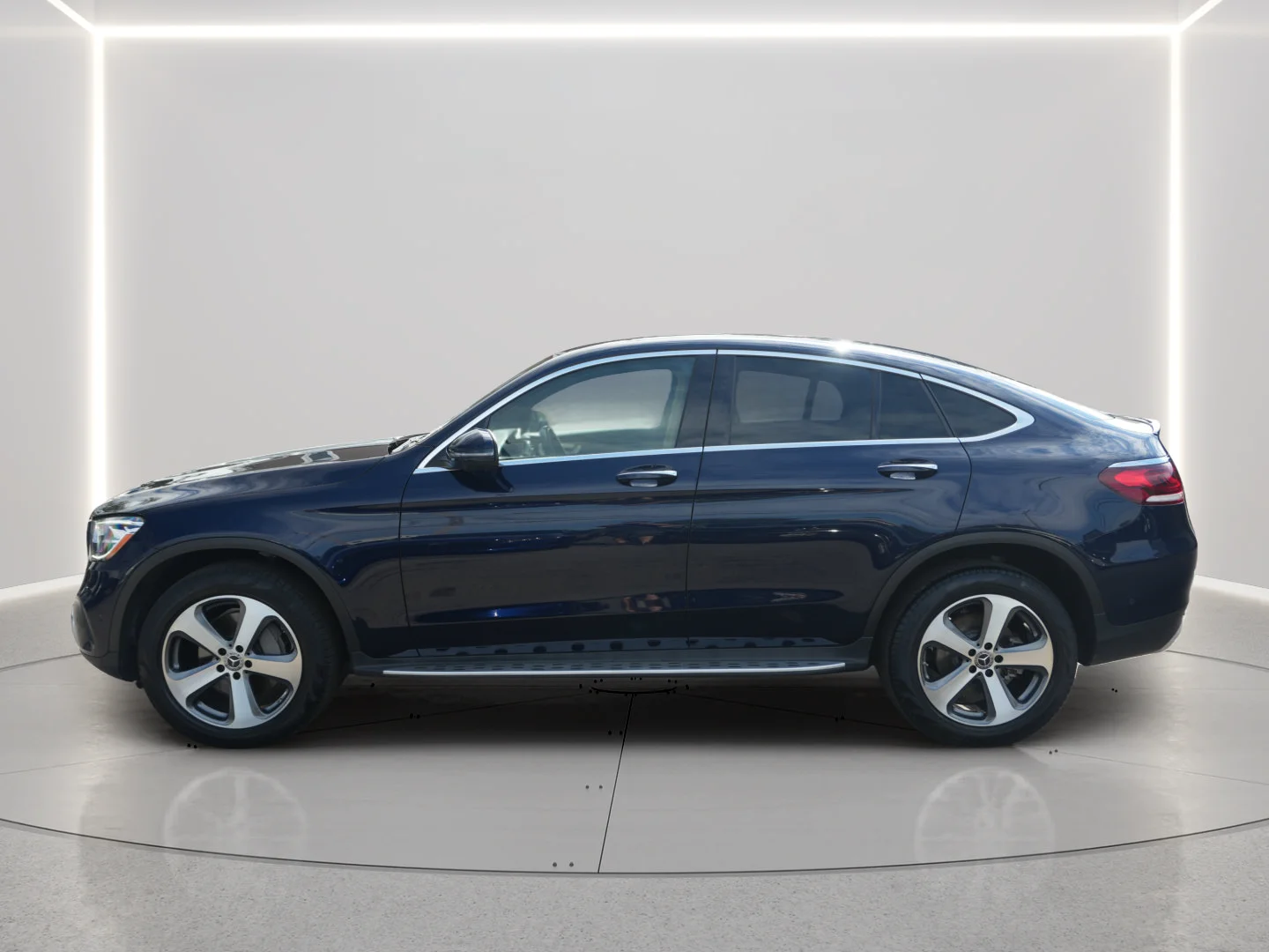 Used 2021 Lunar Blue Metallic Mercedes-Benz GLC 300 image 2