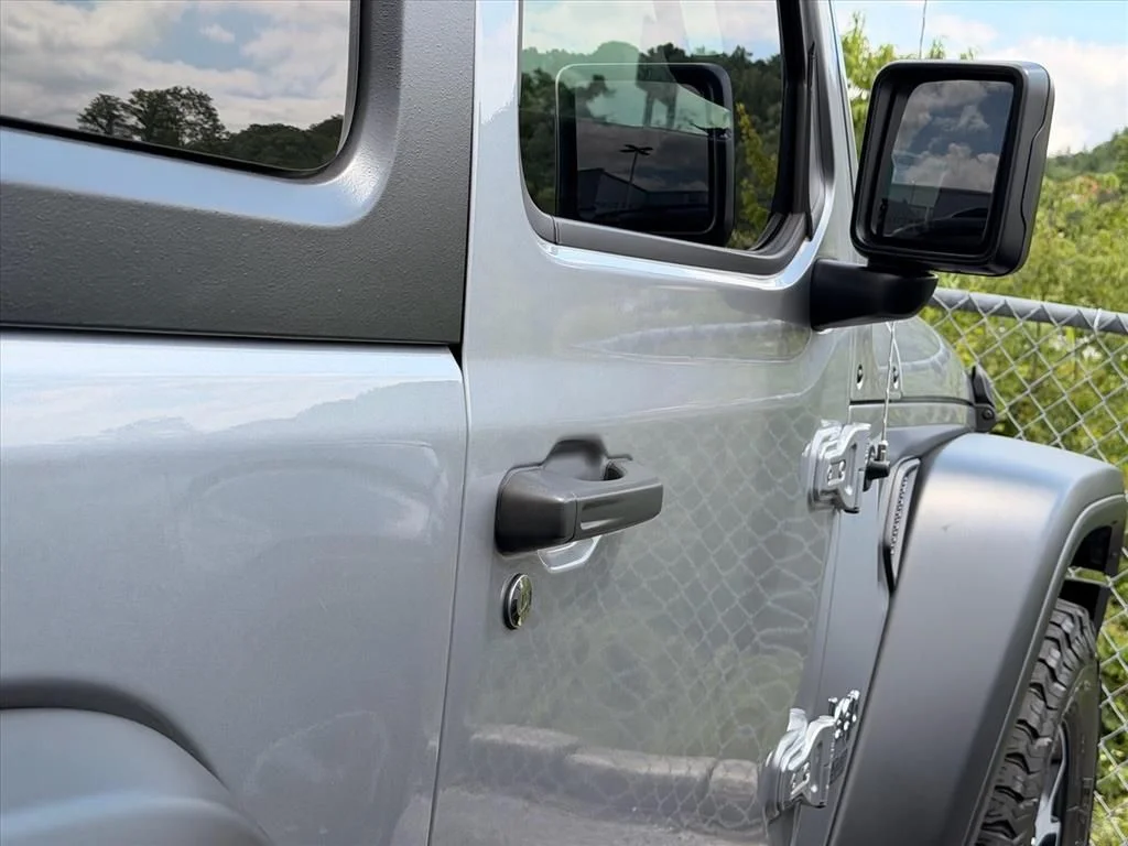 Used 2019 Silver Jeep Sport S image 20
