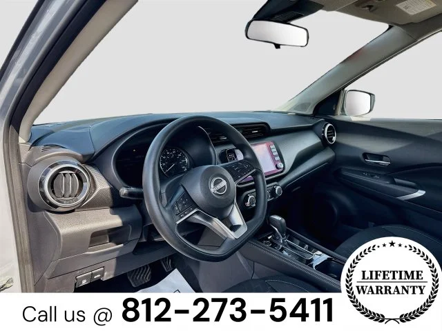Used 2024 Gray Nissan SV image 9