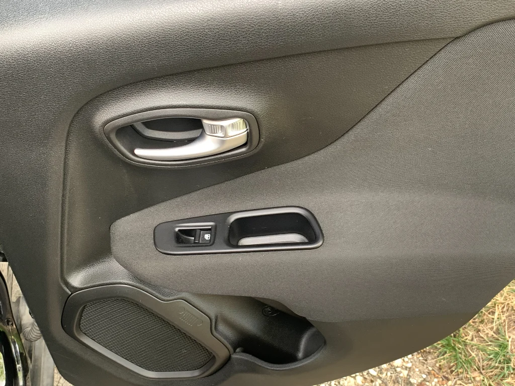 Used 2021 Black Clearcoat Jeep Latitude image 23
