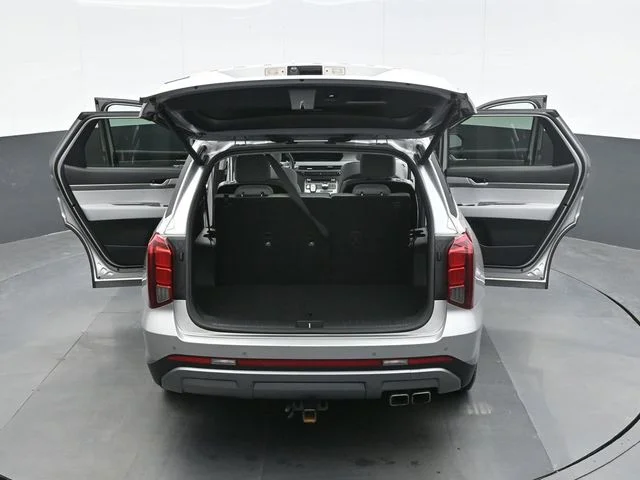 Used 2024 Silver Hyundai SEL image 27