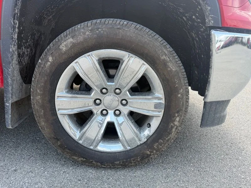 Used 2018 Red GMC SLT image 14