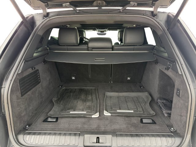 Used 2022 Carpathian Grey Premium Metallic Land Rover HSE Silver Edition image 18
