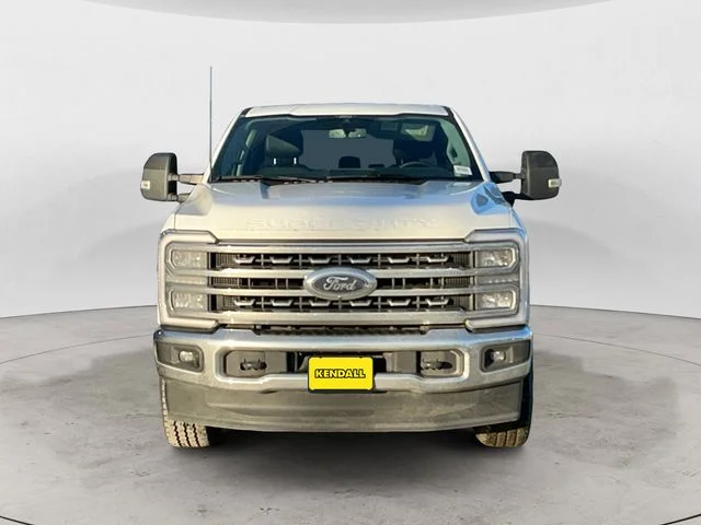 Used 2025 White Ford Lariat image 8