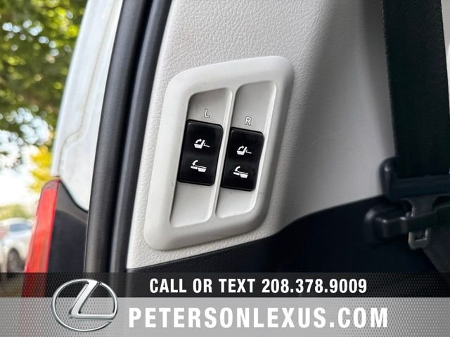 Used 2017  Lexus Luxury image 24