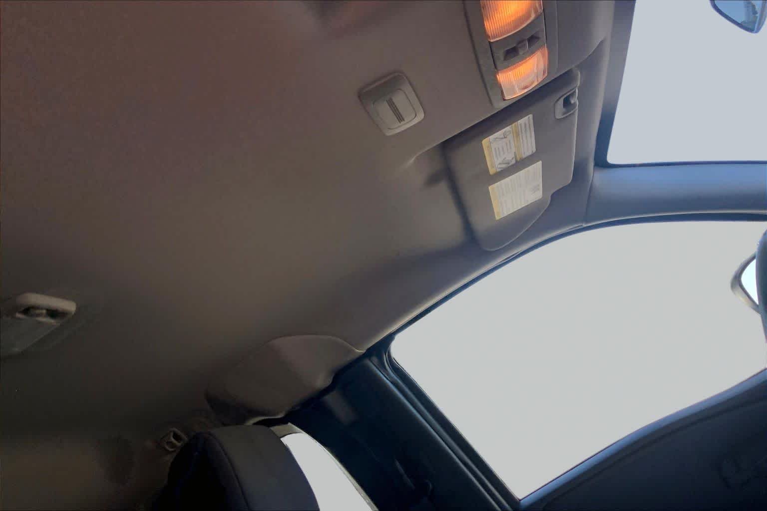 Used 2022 Glacier White Nissan S image 12