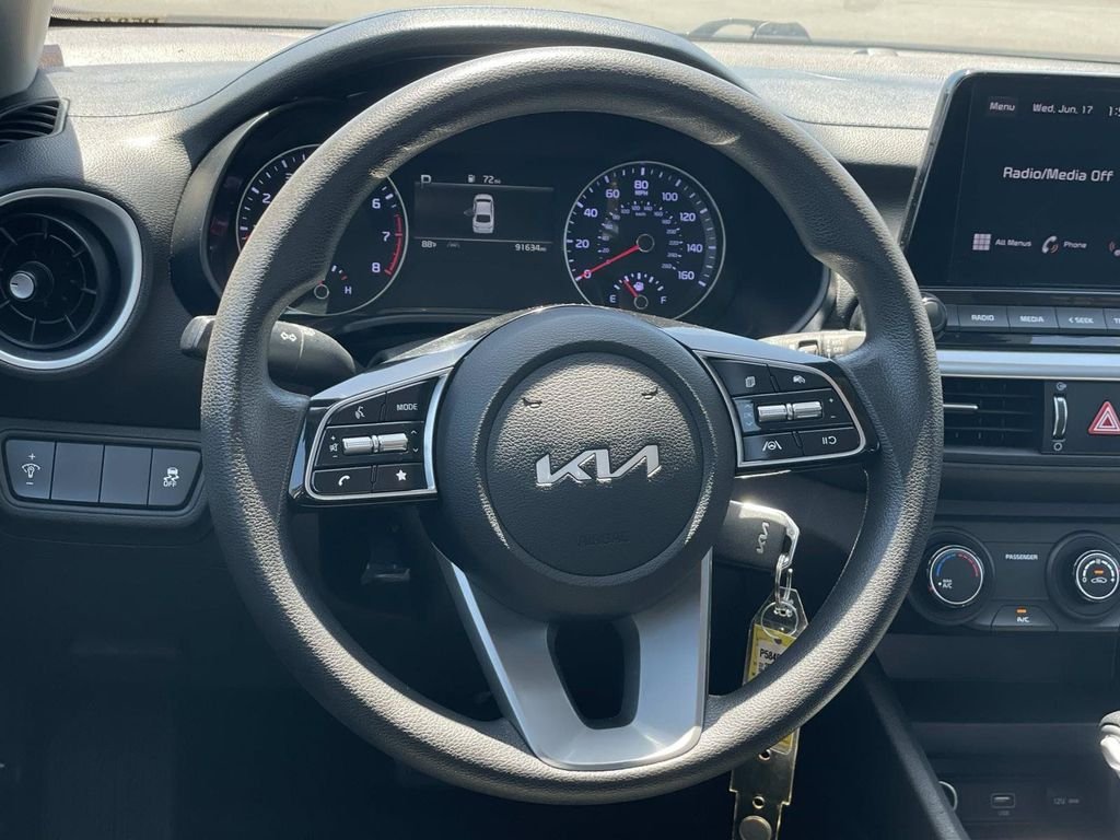 Used 2023 Gray Kia LXS image 7