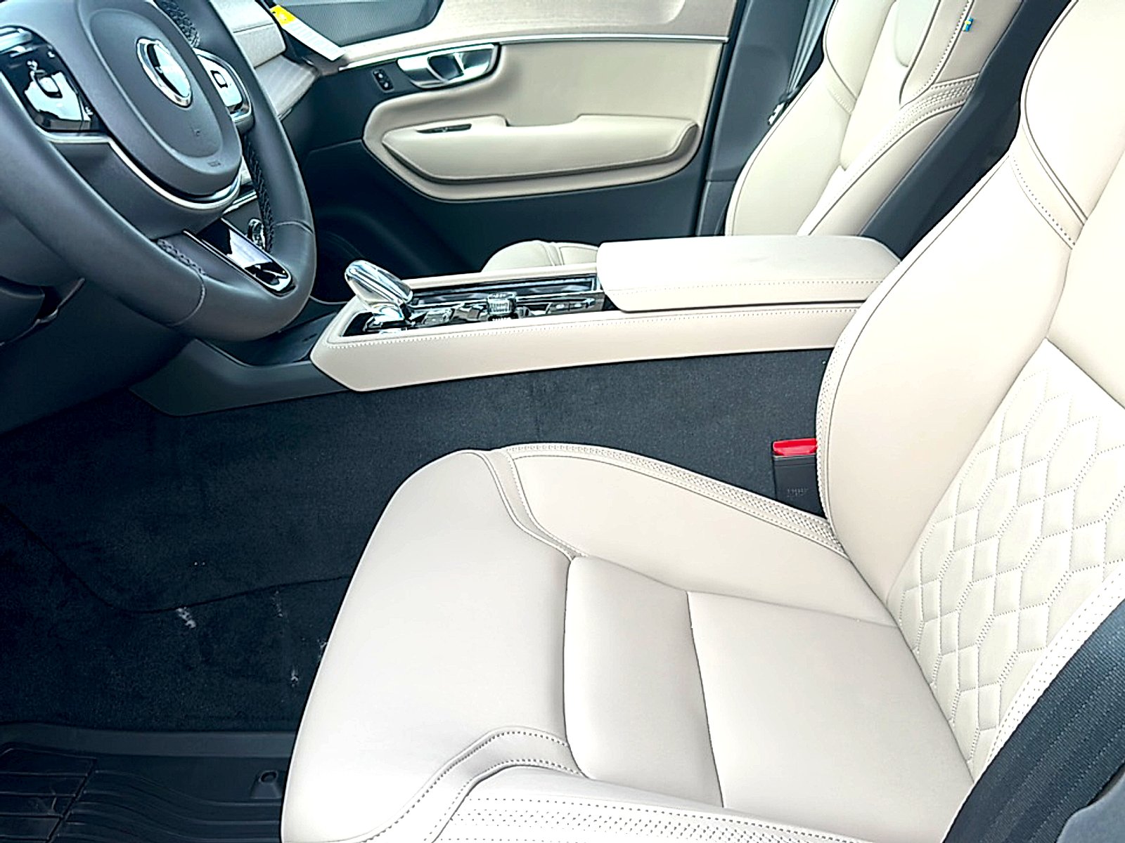2026 Volvo XC90 Plus - Photo 10