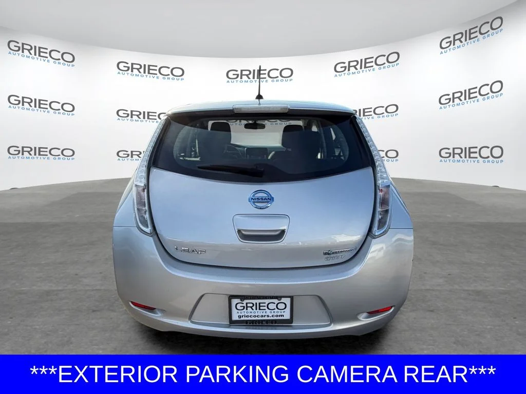 Used 2013 Silver Nissan SV image 6