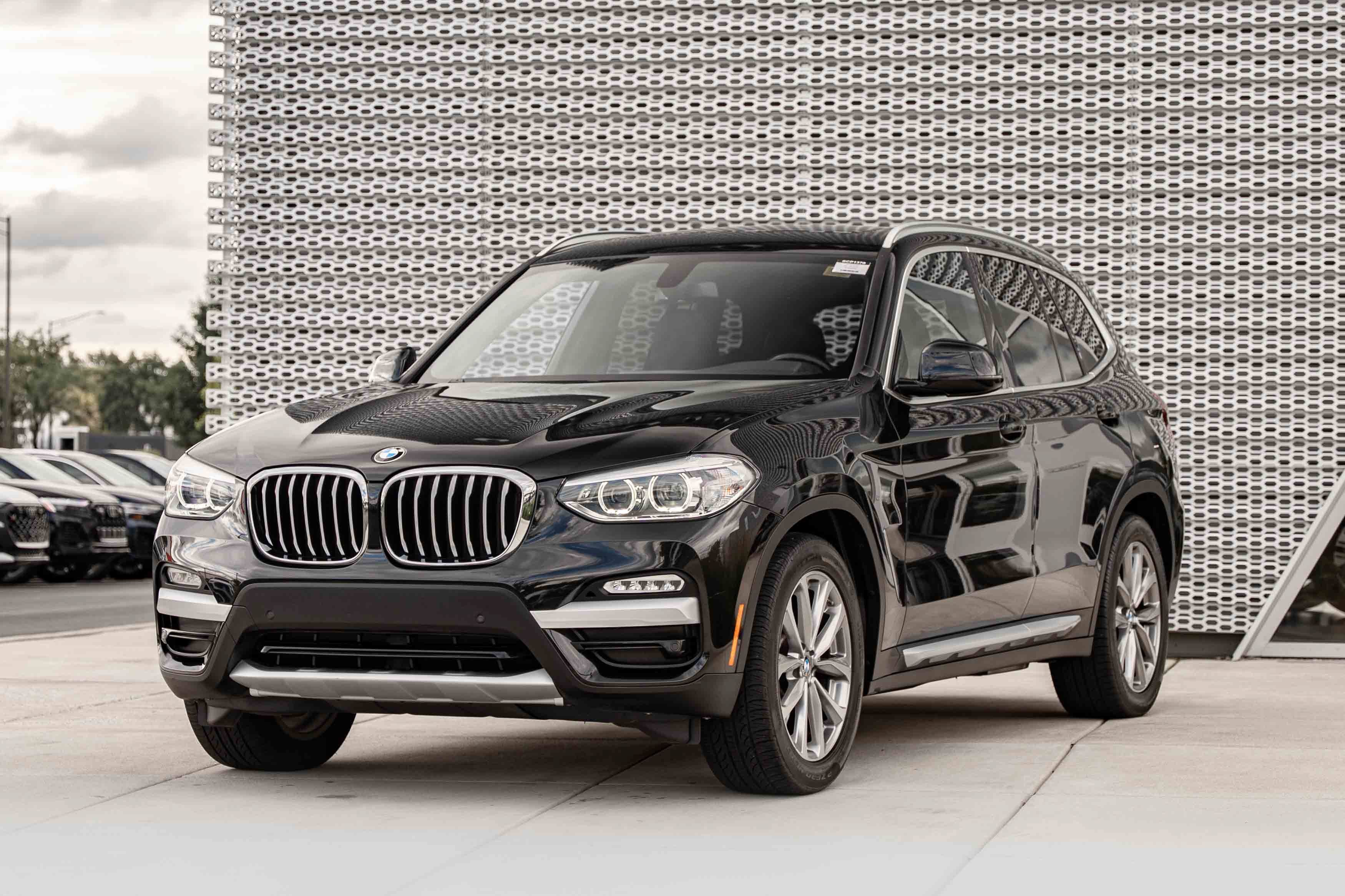 Used 2018 Black Sapphire Metallic BMW xDrive30i image 6