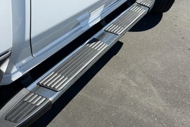 New 2026 Summit White GMC SLE image 8
