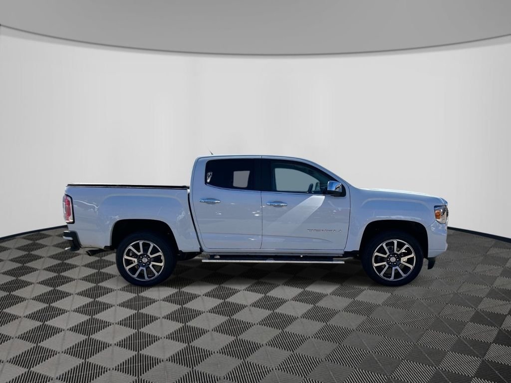 Used 2022 White GMC Denali image 4