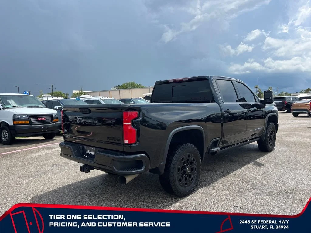 Used 2024 Black Chevrolet High Country image 7