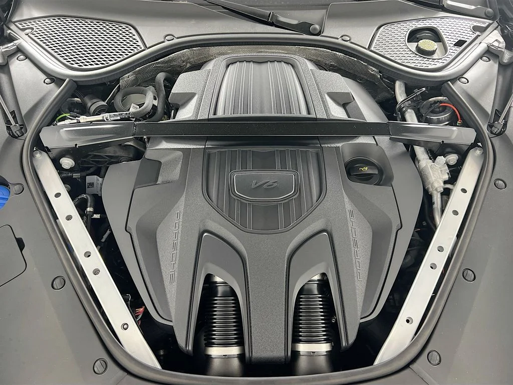 2025 Porsche Panamera 4 E-Hybrid - Photo 32