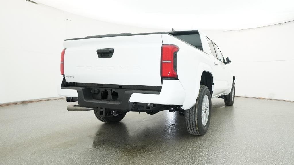 2026 Toyota Tacoma SR5 - Photo 15