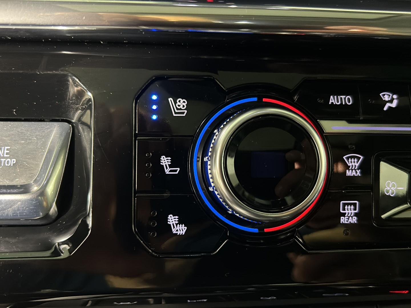 Used 2024 Sterling Metallic GMC Denali image 29