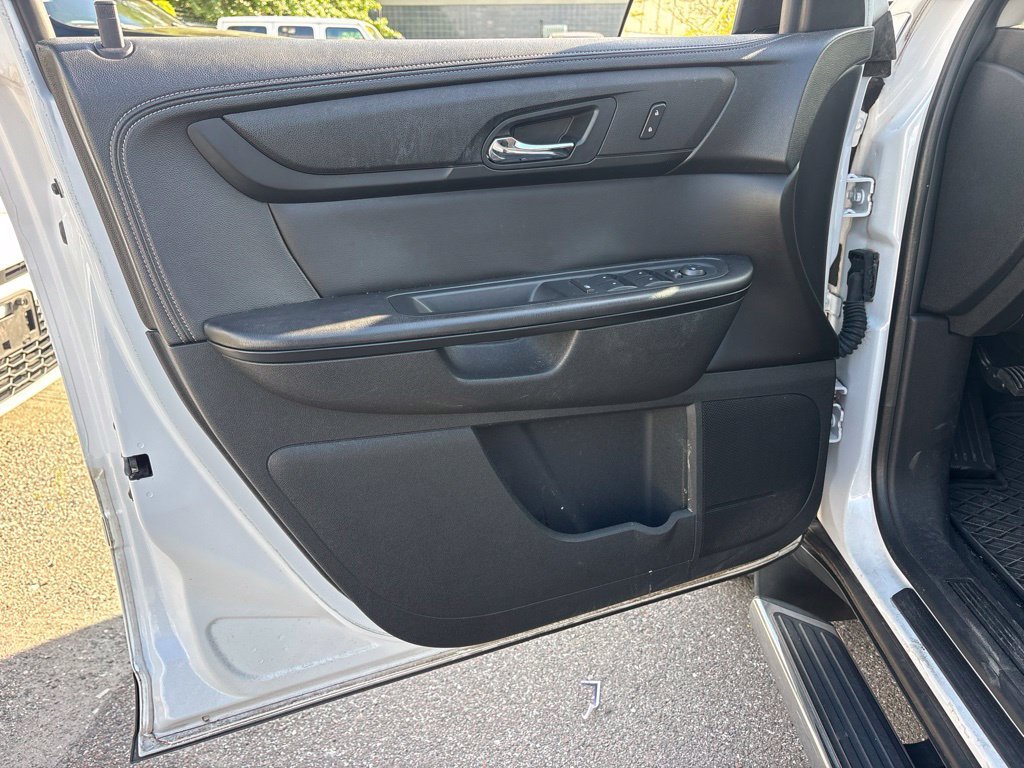 Used 2016 White GMC SLE-2 image 11