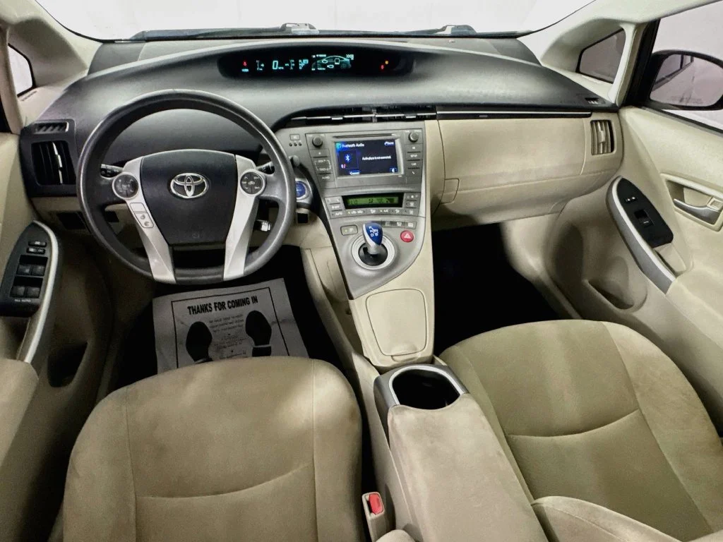 Used 2015 Blizzard Pearl Toyota Two image 25