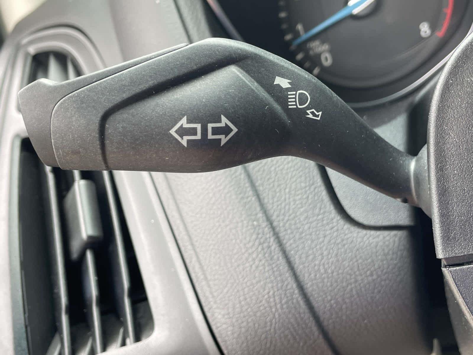 Used 2016 Magnetic Ford SE image 32