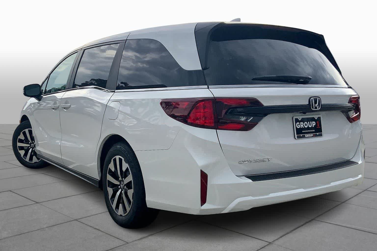 New 2026 Platinum White Pearl Honda EX-L image 11