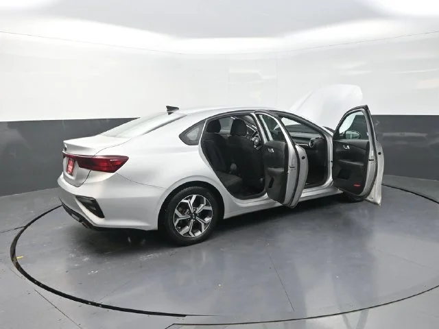 Used 2021 Silver Kia LXS image 45