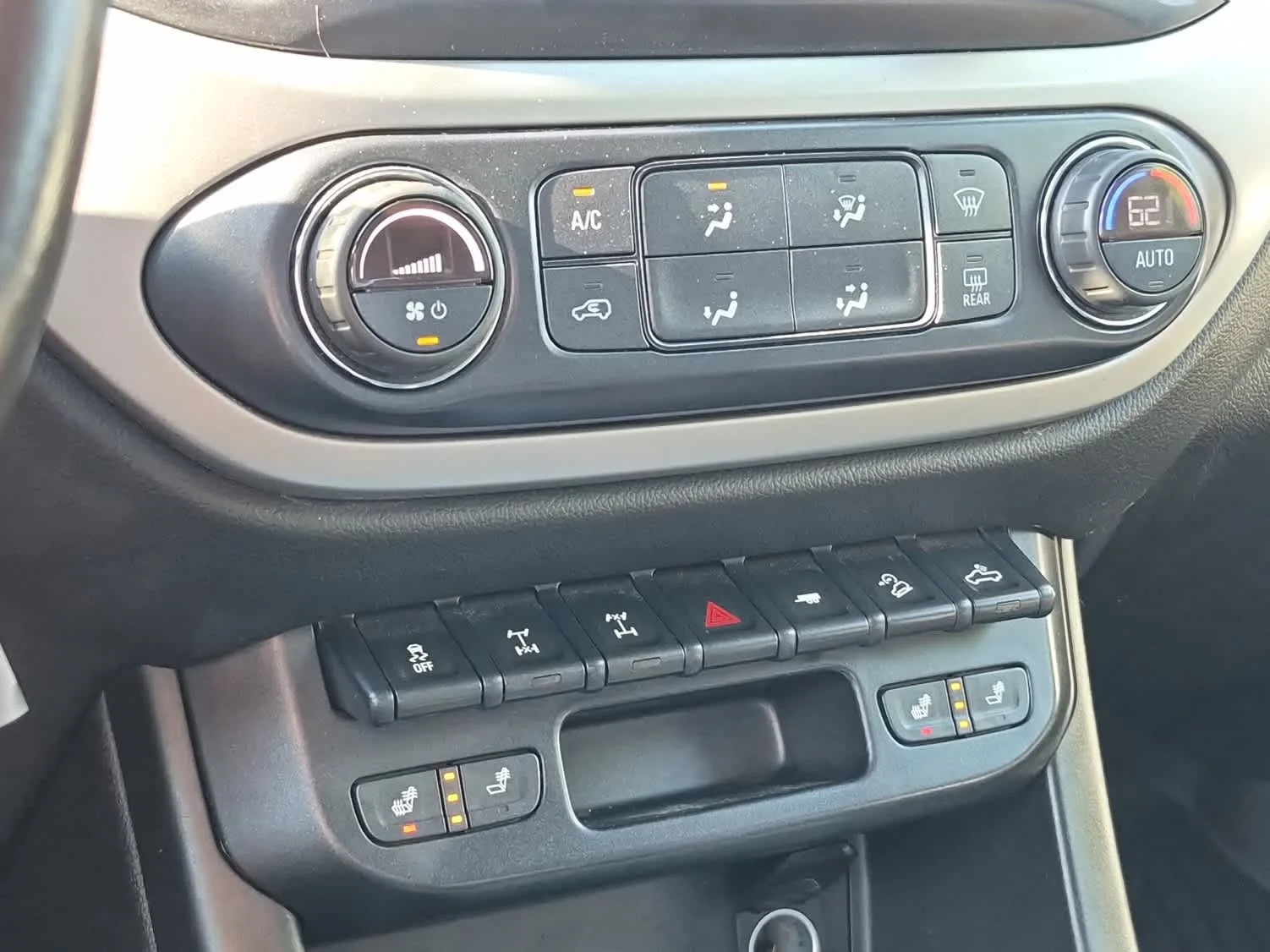 Used 2019 Black Chevrolet 4WD ZR2 image 17