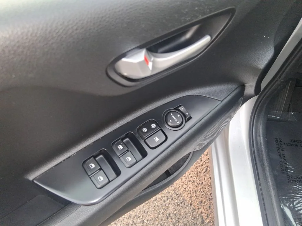 Used 2019 Silver Kia LX image 7