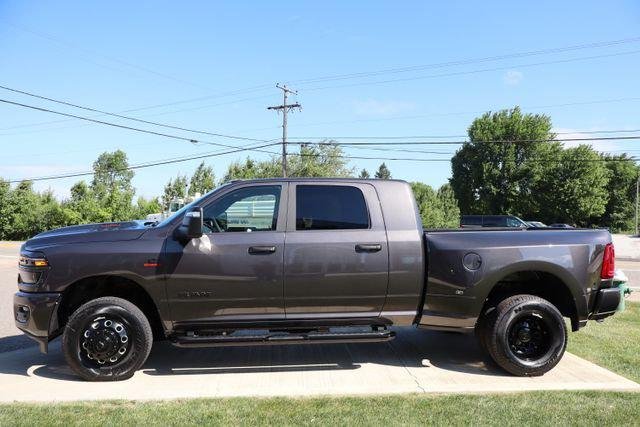 New 2026 Granite Crystal Metallic Clear-Coat Exterior Paint RAM LARAMIE image 47