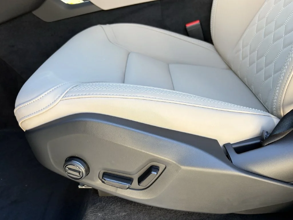New 2026 Crystal White Volvo Plus image 13