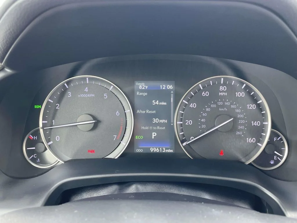 Used 2019 Silver Lining Metallic Lexus Base image 23