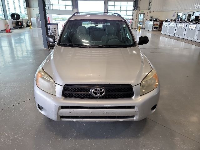 Used 2008  Toyota Limited image 2