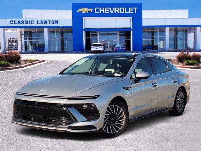 2025 Hyundai Sonata Hybrid
