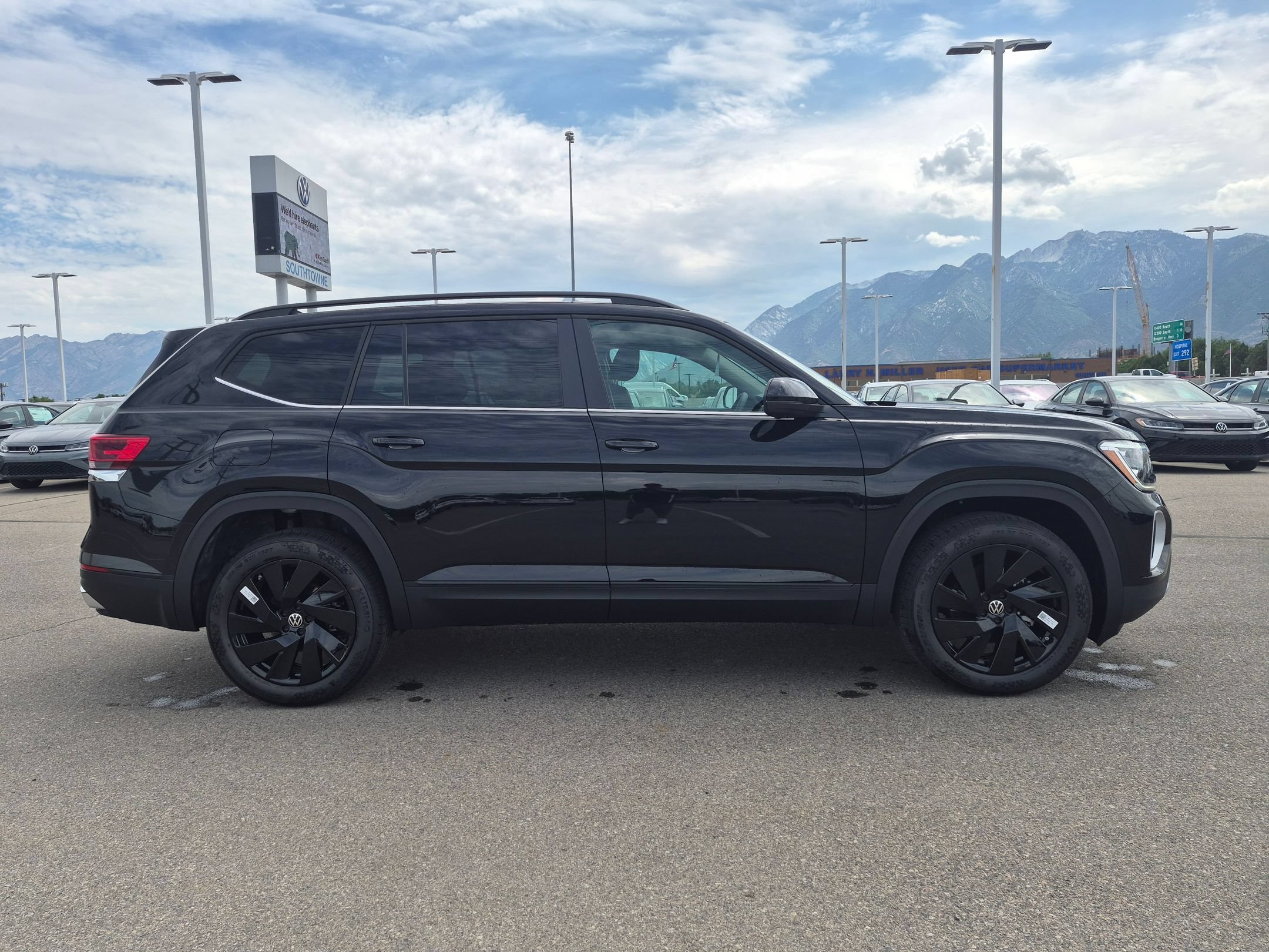 New 2026 Deep Black Pearl Volkswagen 2.0T SE w/Technology image 2
