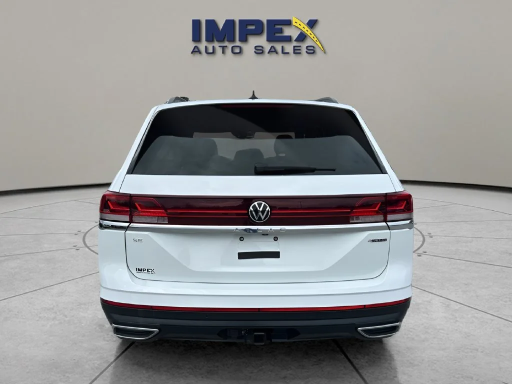 Used 2024  Volkswagen 2.0T SE w/Technology image 4