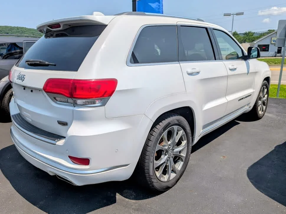 Used 2019 Ivory 3 Coat Jeep Summit image 9