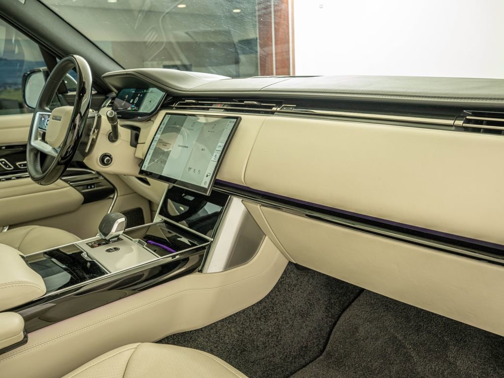 Used 2025 Fuji White Land Rover Autobiography image 39