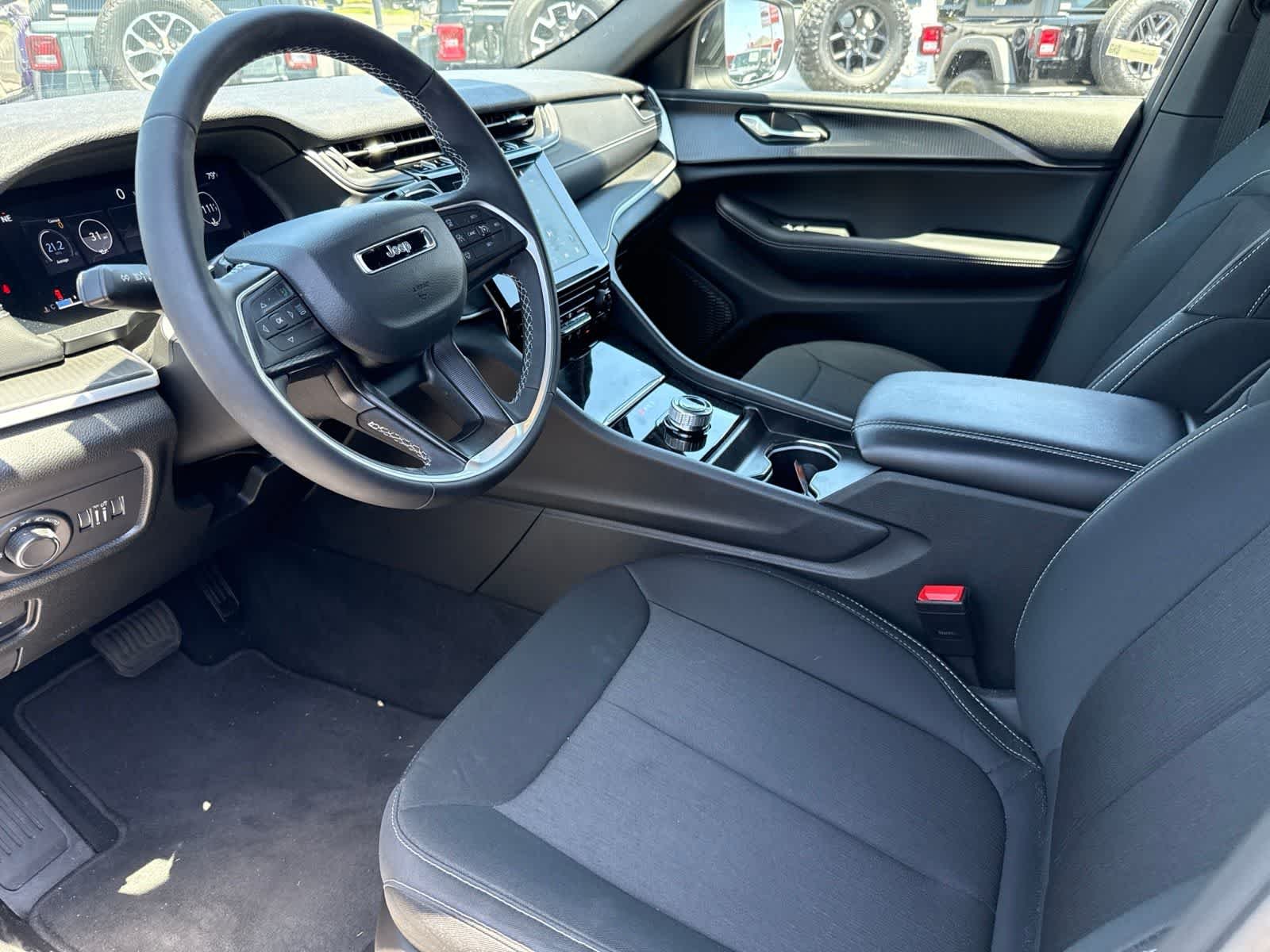 Used 2025 Bright White Clearcoat Jeep Laredo X image 22