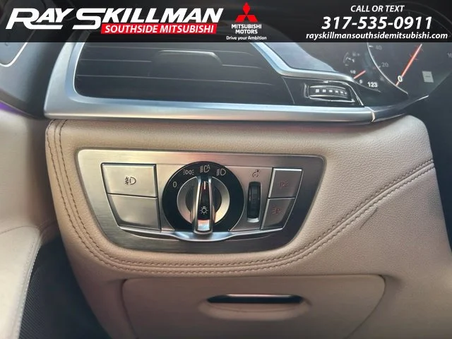 Used 2016 White BMW 750i xDrive image 31