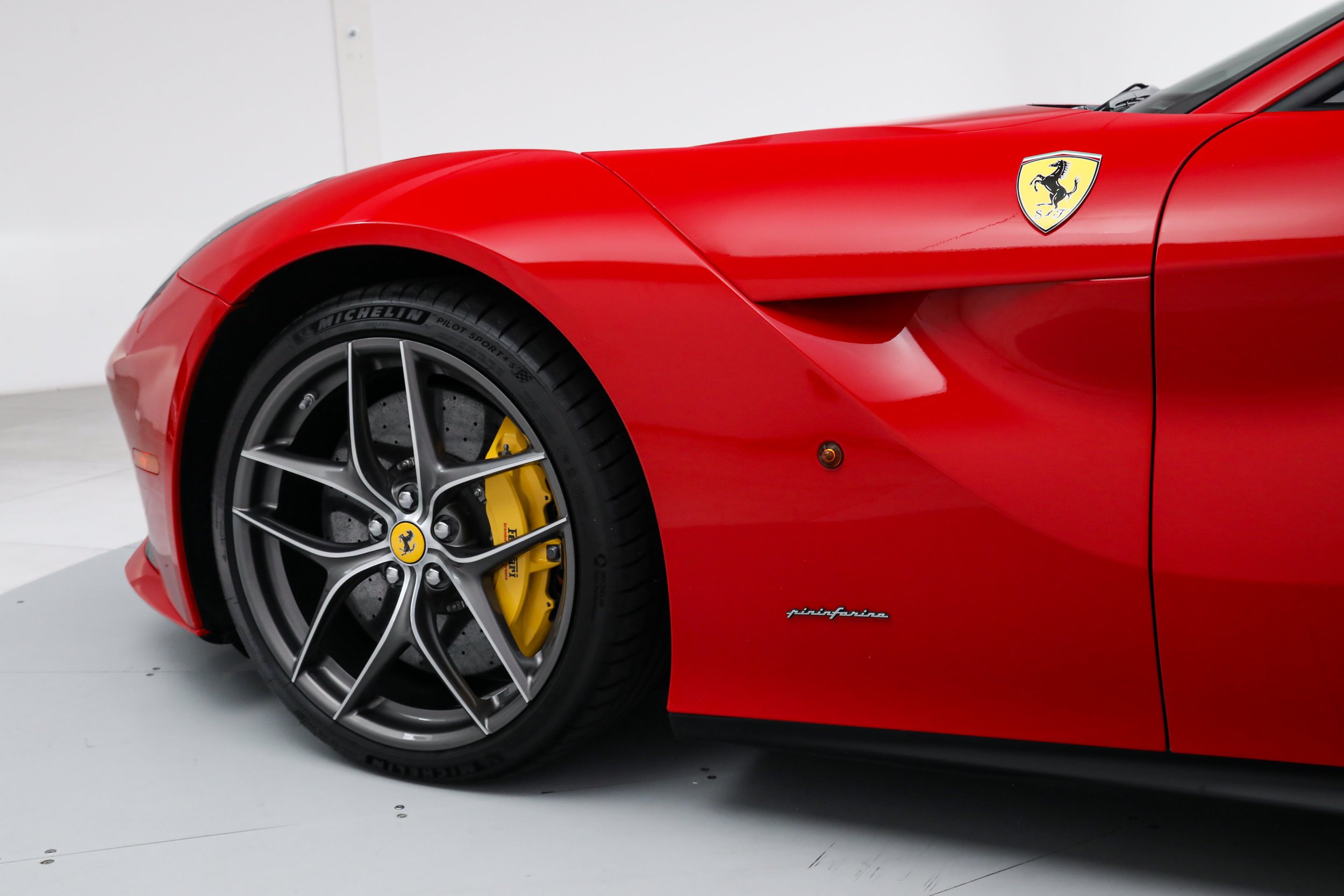 Used 2014 Red Ferrari  image 15