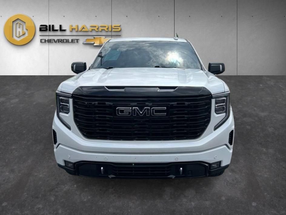 Used 2022 White GMC Denali image 2
