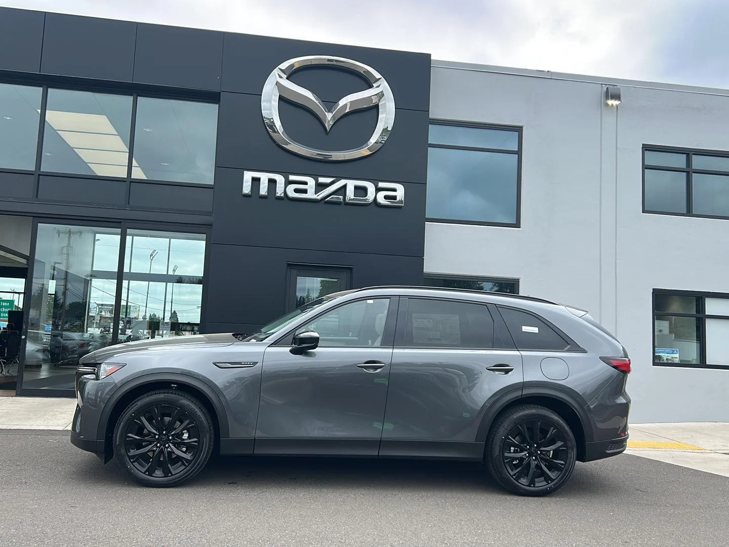 2026 Mazda CX-90 PHEV Premium Package's photo