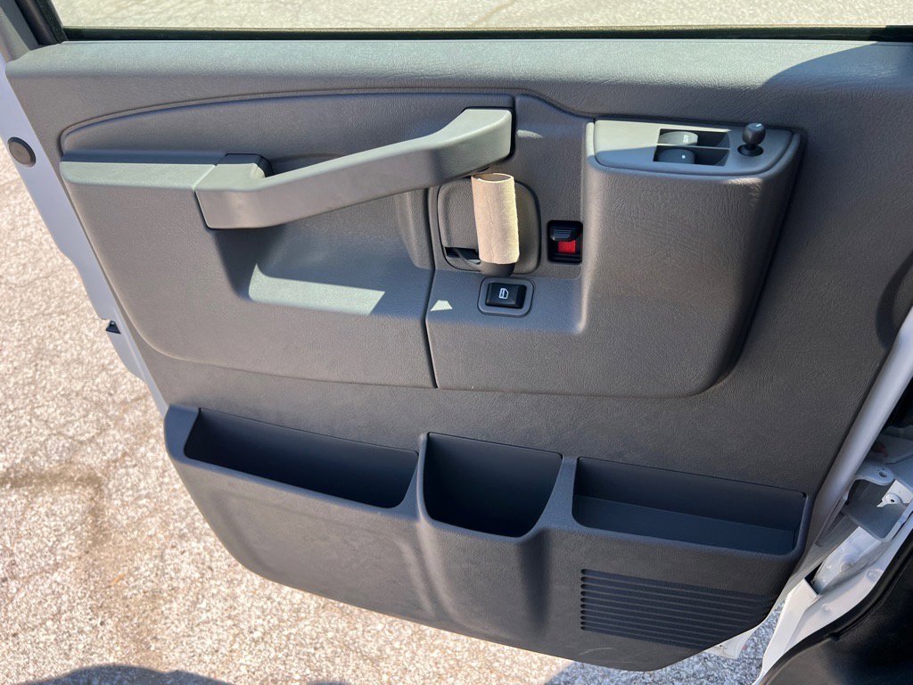 2025 GMC Savana Cargo Work Van - Photo 14