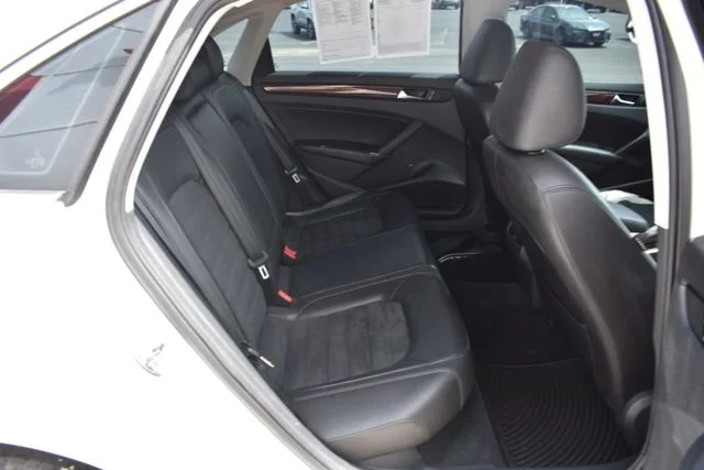 Used 2013 White Volkswagen TDI SEL Premium image 17