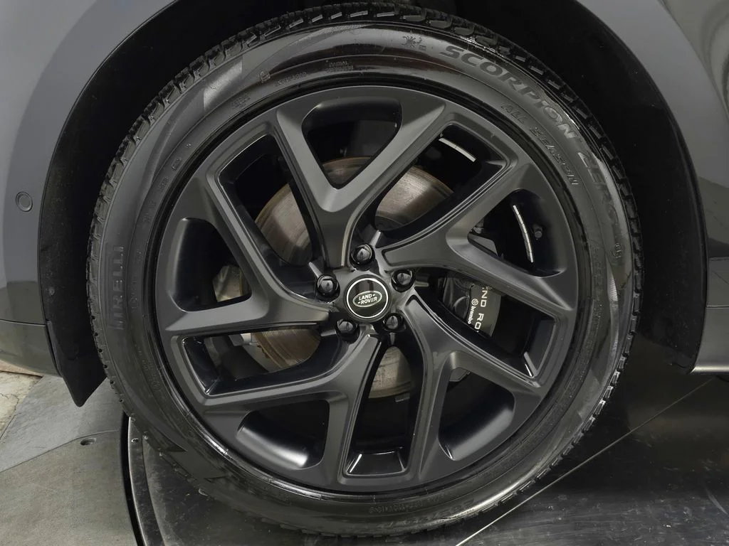 Used 2025 Black Land Rover Autobiography image 12