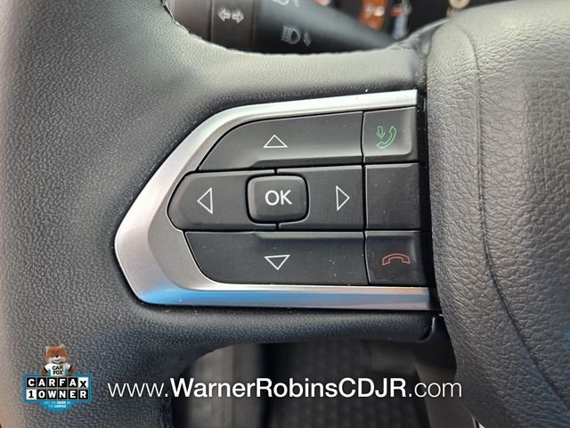 Used 2023 White Jeep Latitude image 27