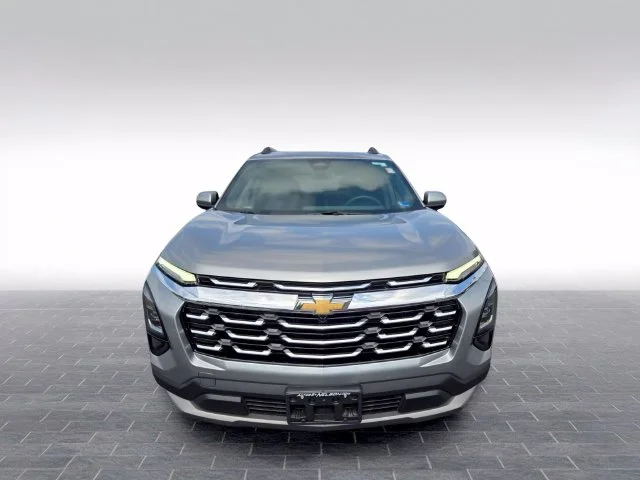 Used 2025 Gray Chevrolet LT image 2